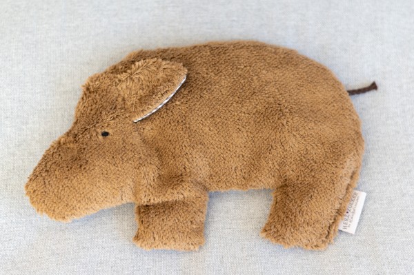 Värmedjur för barn, vildsvinet Trappi av ekologisk teddytyg, med druvkärnorfyllning