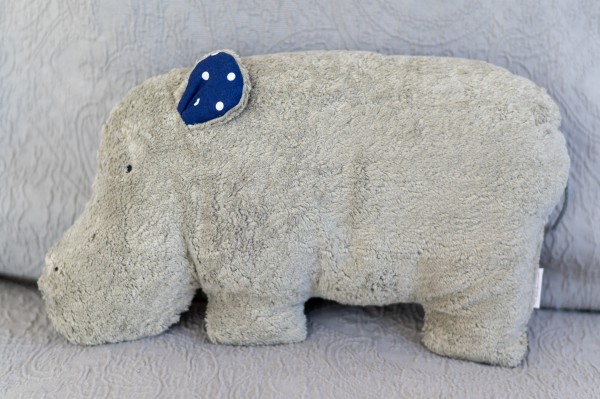 Goskudde flodhästen Nils av ekologisk teddytyg, med UNICO ® Vaddfyllning